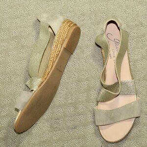 NWOT Gaimo Women's 8 Gold and Taupe Espadrille Low Wedge Shoes